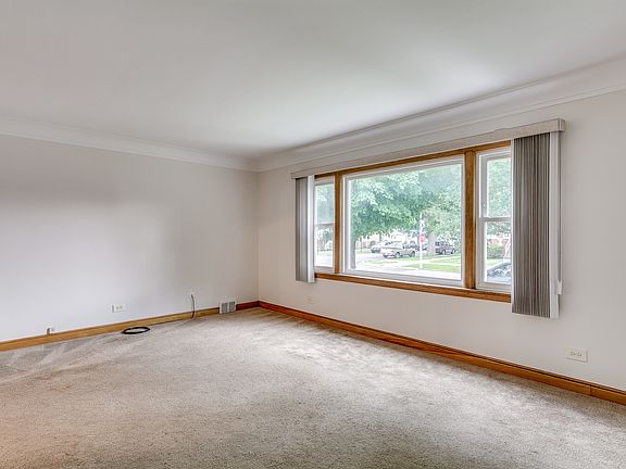 5th image of 6604 S Komensky Ave