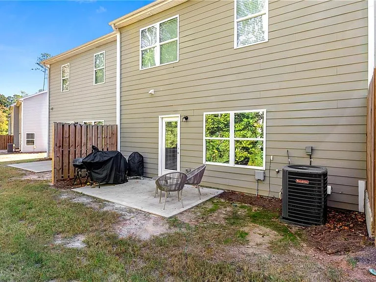 1840 Fabian Way — Photo 21