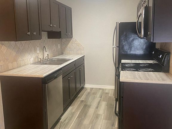 3rd image of 826 Hardy Springs Cir #C