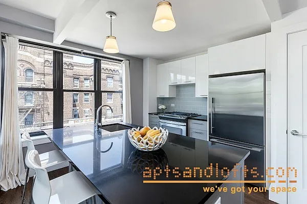 Rented by aptsandlofts.com | media 43