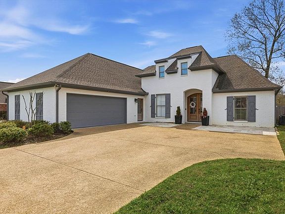 2nd image of 108 Vineyard Blvd