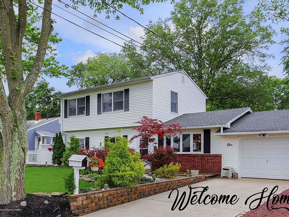 1st image of 1 Lakewood Pl