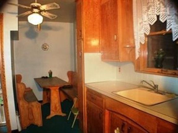 3rd image of 5538 Hollywood Ave