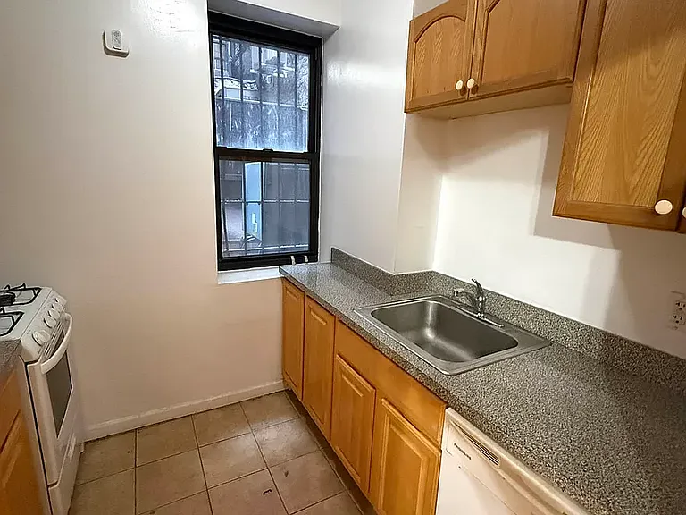 225 Columbus Ave #1 — Photo 4