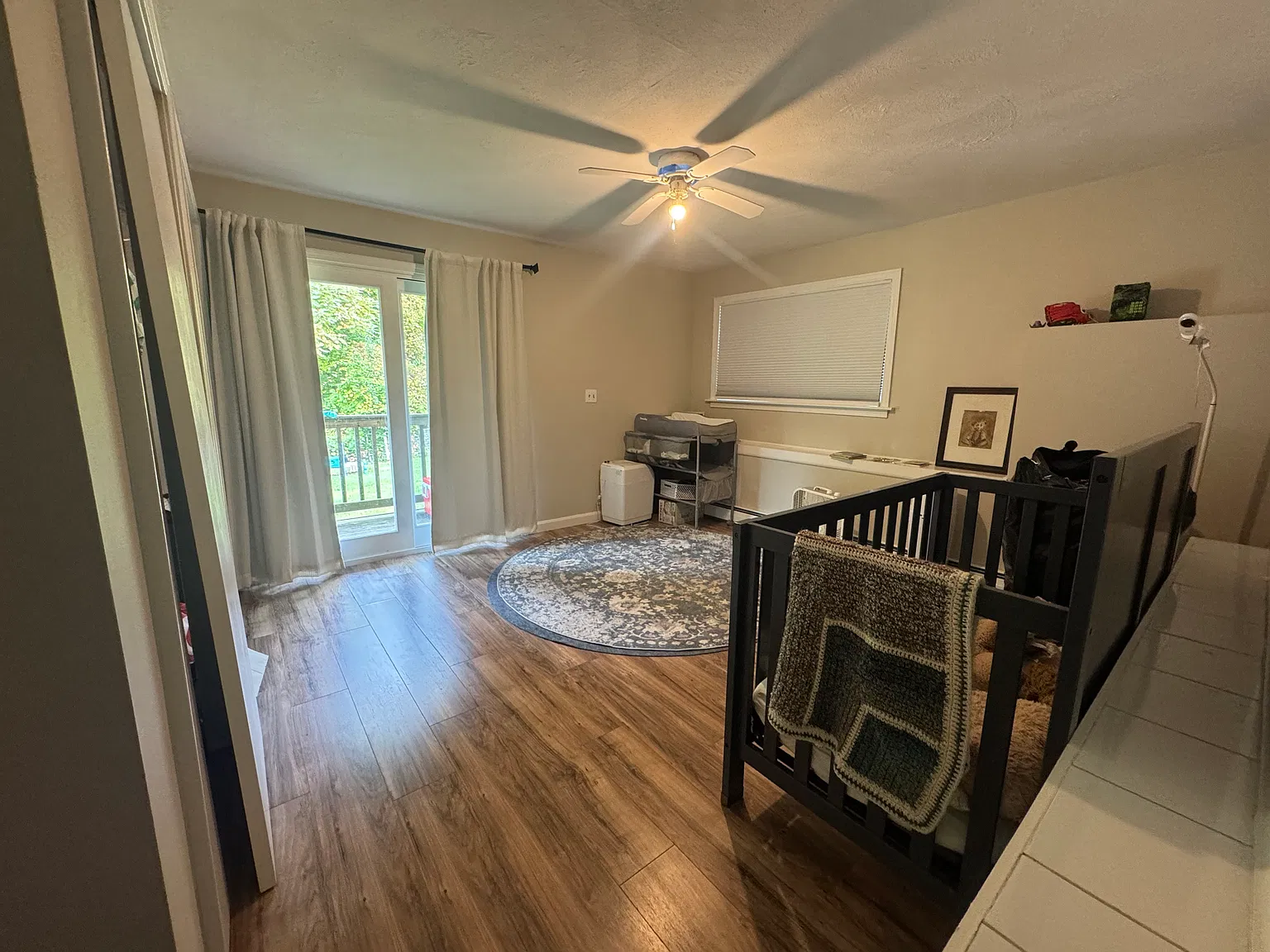 4 bed, 2.5 bath, 2000 sqft, $3,500 — Photo 4