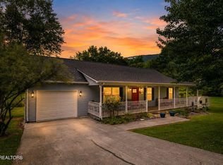205 Matthew Ln, La Follette, TN 37766