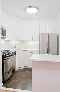 1st image of 300 E 40th St APT 31L