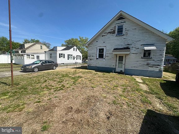 2nd image of 39 Jenkins Ave
