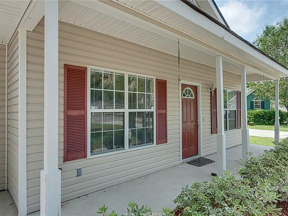 2nd image of 5 Chinaberry Cir