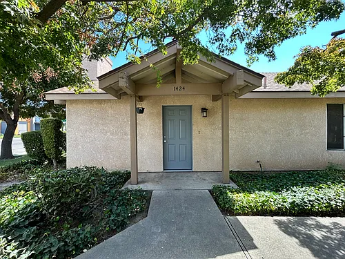 1424 Sylvan Ave Photo 1