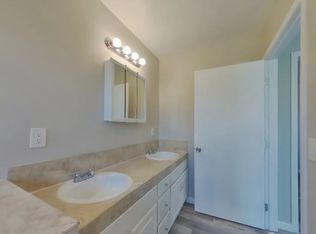 1124 W Ovington St, Lancaster, CA 93534