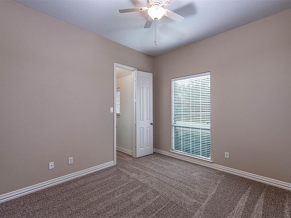 4th image of 3934 Guadalupe Ln