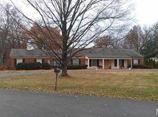 10 Holiday Ln, Saint Louis, MO 63131