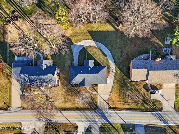 4th image of 4714 Henwick Ln