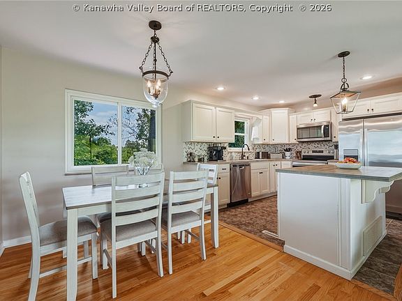 5th image of 1812 Rosewood Rd