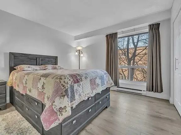 4th image of 358 Waterloo Ave #205