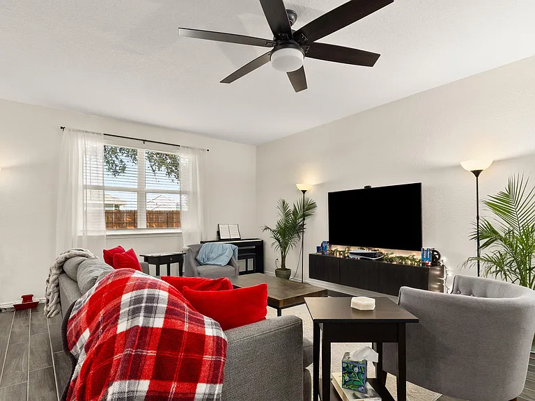 175 Honey Oak Ln — Photo 1