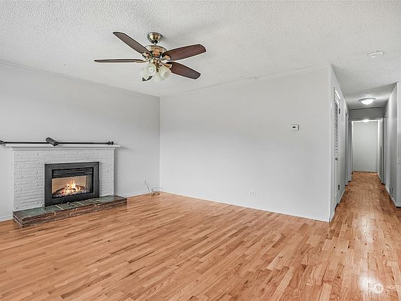 5th image of 2715 NE 205th Street