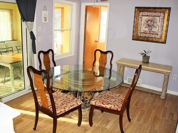5th image of 359 Burt St SE