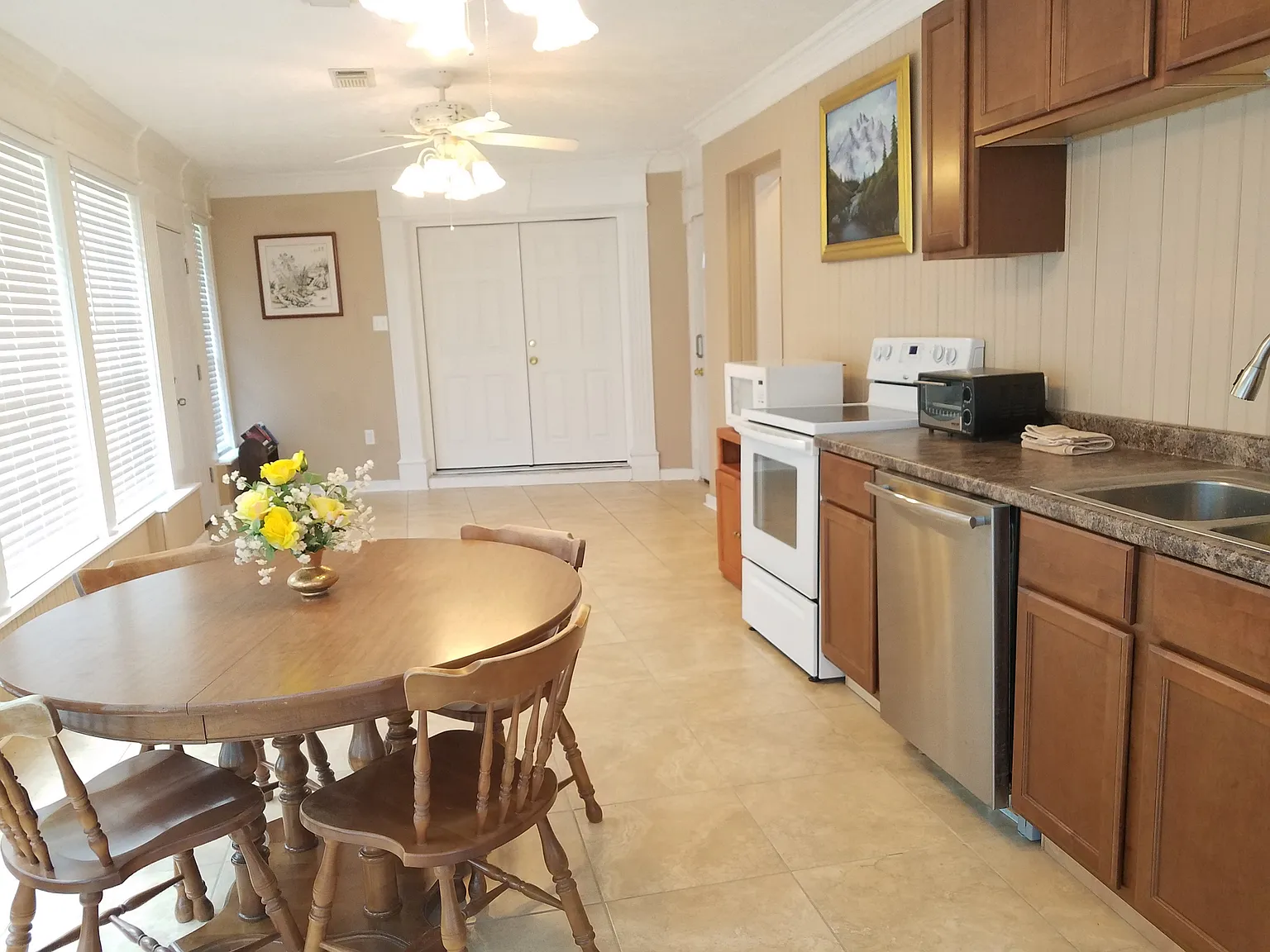 1 bed, 800 sqft, $1,500 — Photo 3