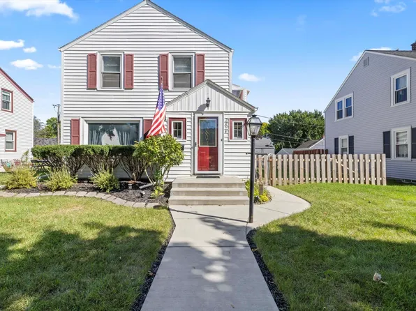 2454 S 65th St, West Allis, WI 53219