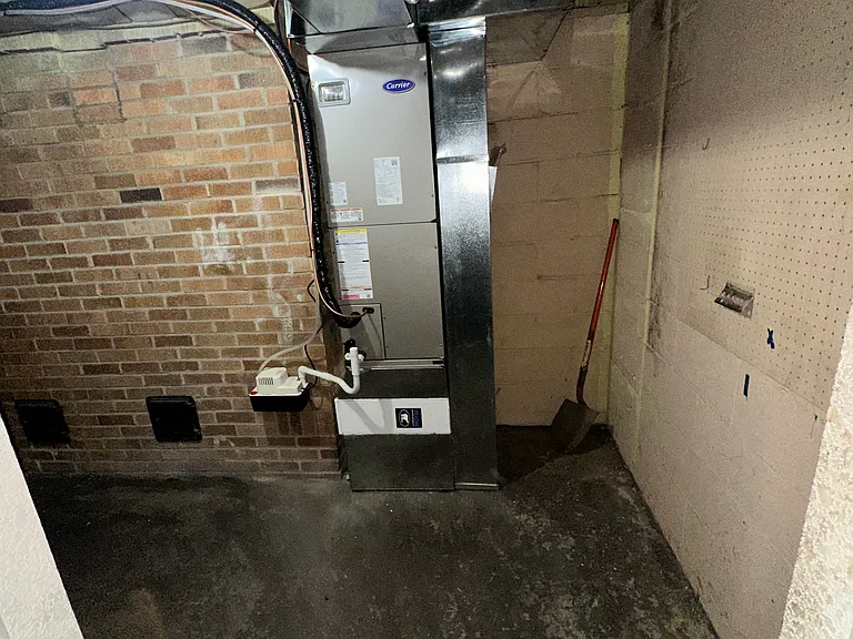 2919 S Center St — Photo 11