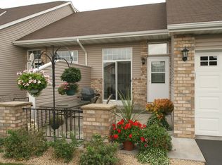 513 Spruce Dr, Hudson, WI 54016