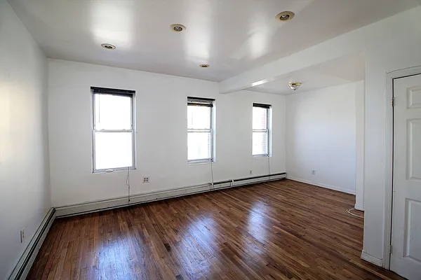 Rented by Compass | media 11