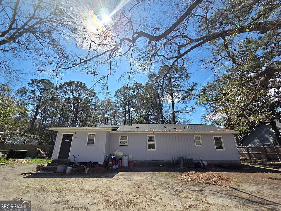 1st image of 758 Hearn Rd