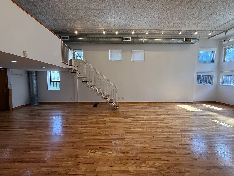 1237 N Noble St #1F — Photo 5