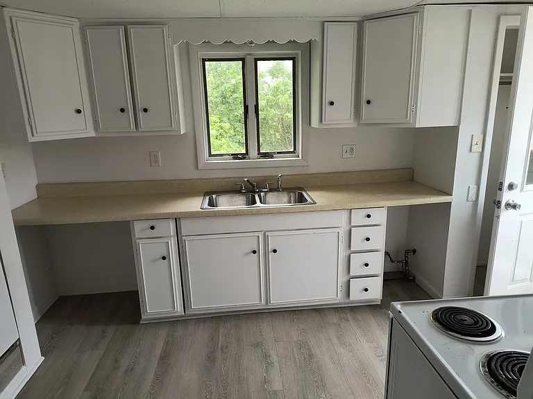 61 Main St #5 — Photo 4