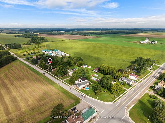 5th image of 39968 Kippen Rd