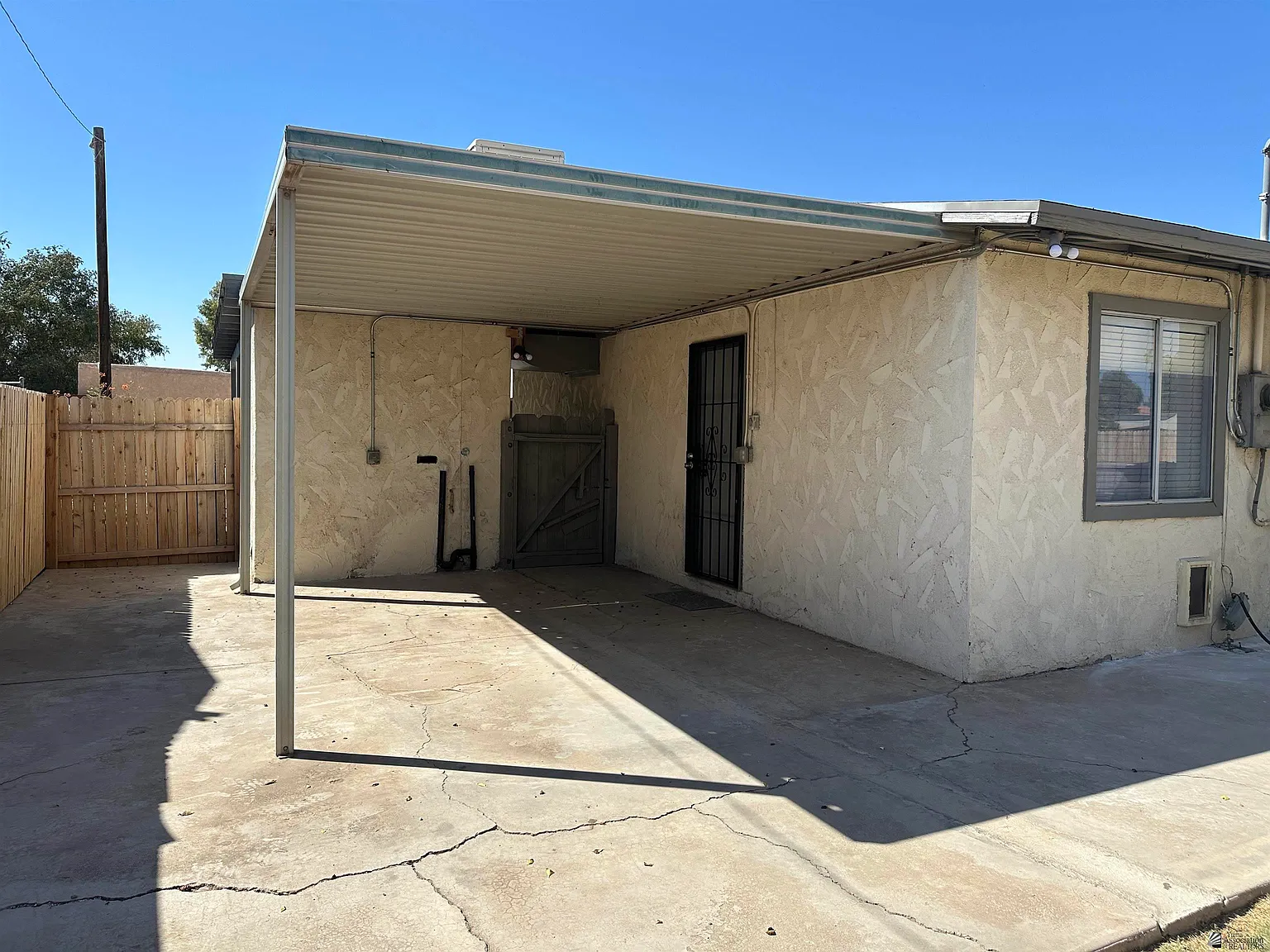 3 bed, 1.5 bath, 1064 sqft, $1,550 — Photo 3