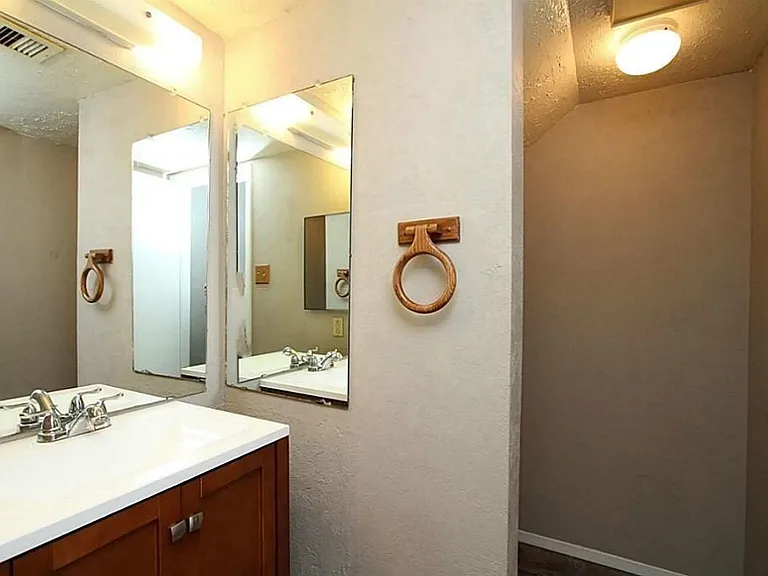 24123 Bassett Hall Ln — Photo 12