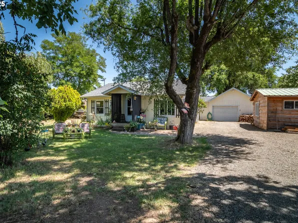 211 Old Pioneer Rd, Sutherlin, OR 97479