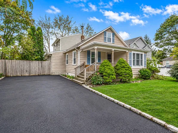 34 E 19th Street, Huntington Station, NY 11746