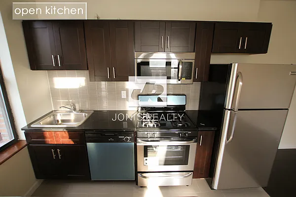 Rented by Jonis Realty | media 2