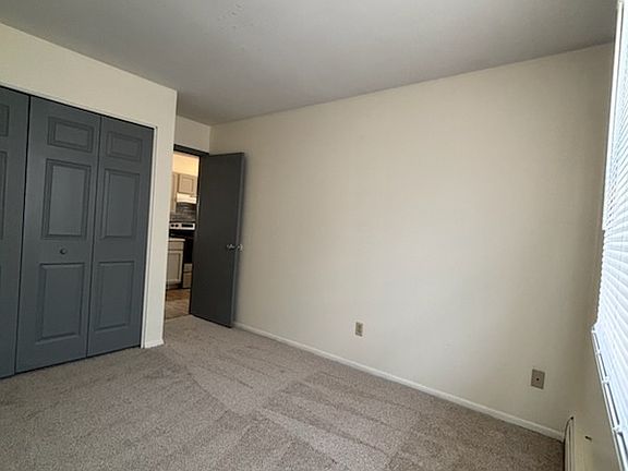 3rd image of 724 Waskin Dr APT B