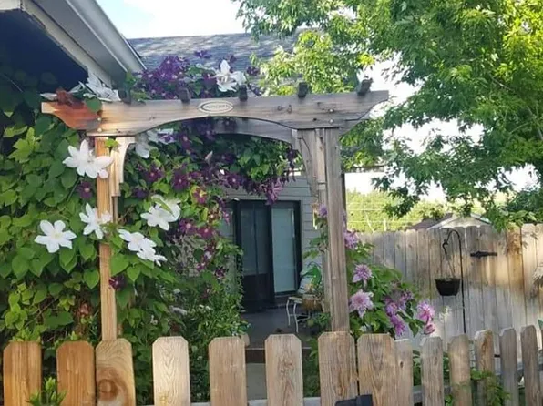 3353 Stagecoach Dr, Casper, WY 82604