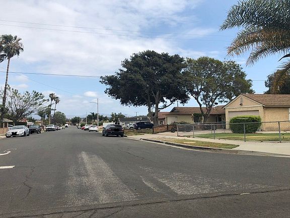 4th image of 1461 Mead Ave