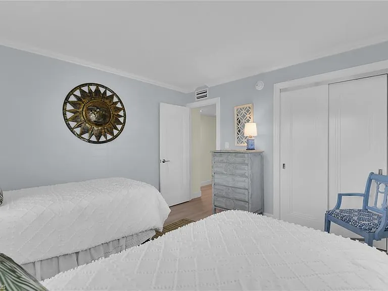 3200 Gulf Shore Blvd N #105 — Photo 18