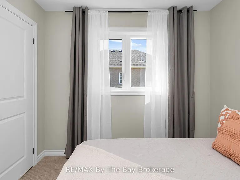 214 Cubitt St — Photo 23