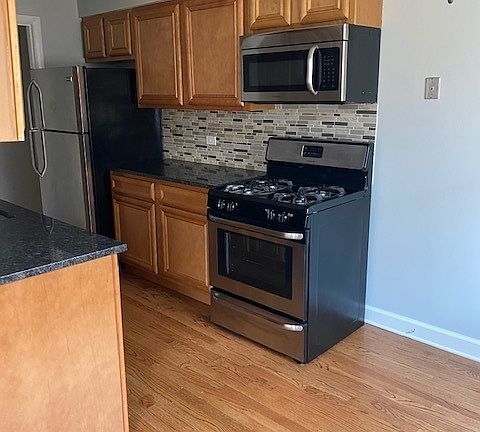 3rd image of 9009 Skokie Blvd APT 3C