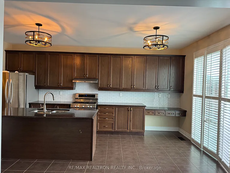 207 Dymott Ave — Photo 5