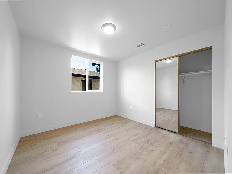238 W 84th St — Photo 5