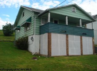 9 Fleming Ave, Rivesville, WV 26588