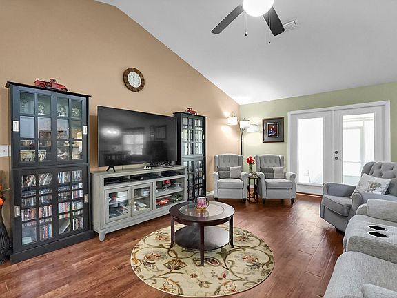 5th image of 6190 Hayes Dr