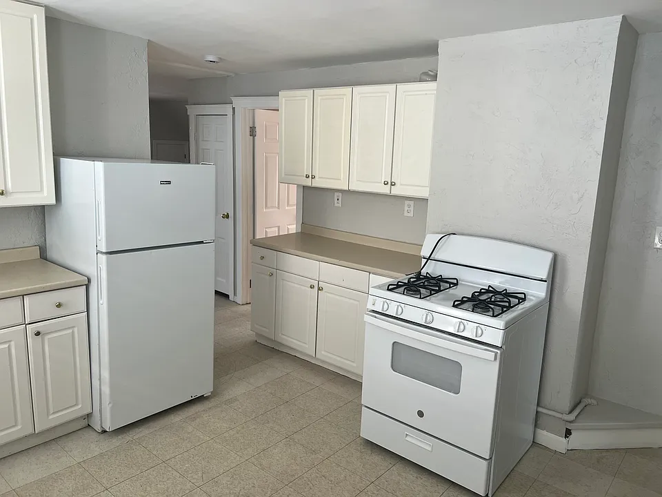 27 Warren Ave #3