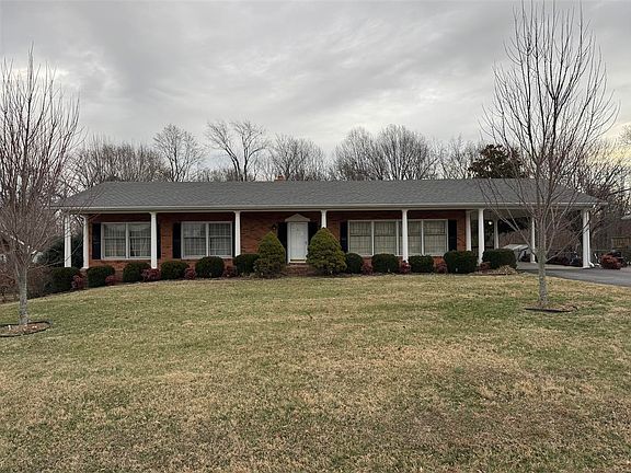 3rd image of 102 Cherokee Dr