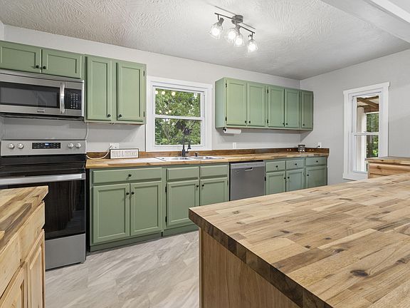 3rd image of 761 N Dade 154 (Aka Clark) Street